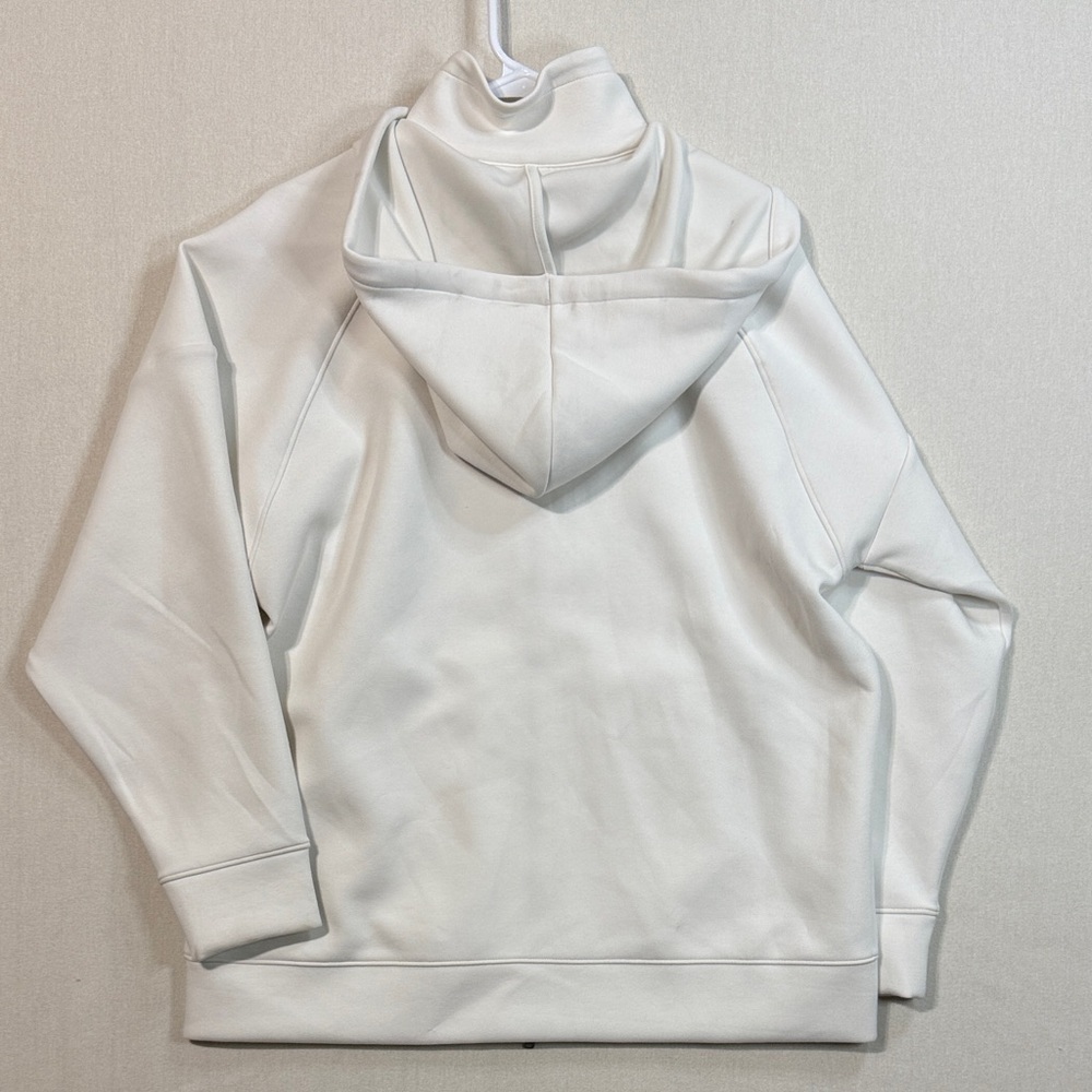 Women's Classic White Zip-Up Vest - Picture 2 of 10